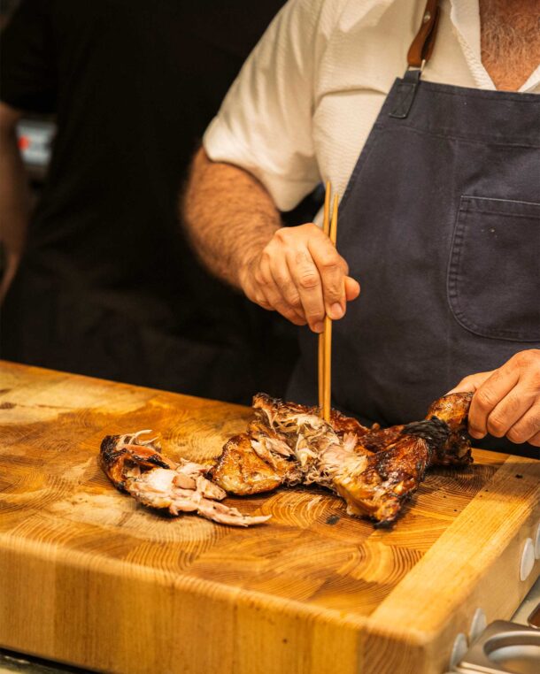 Αρνίσια σπάλα στο BBQ, με ασιατική μαρινάδα και σάλτσα ταμάρινδου