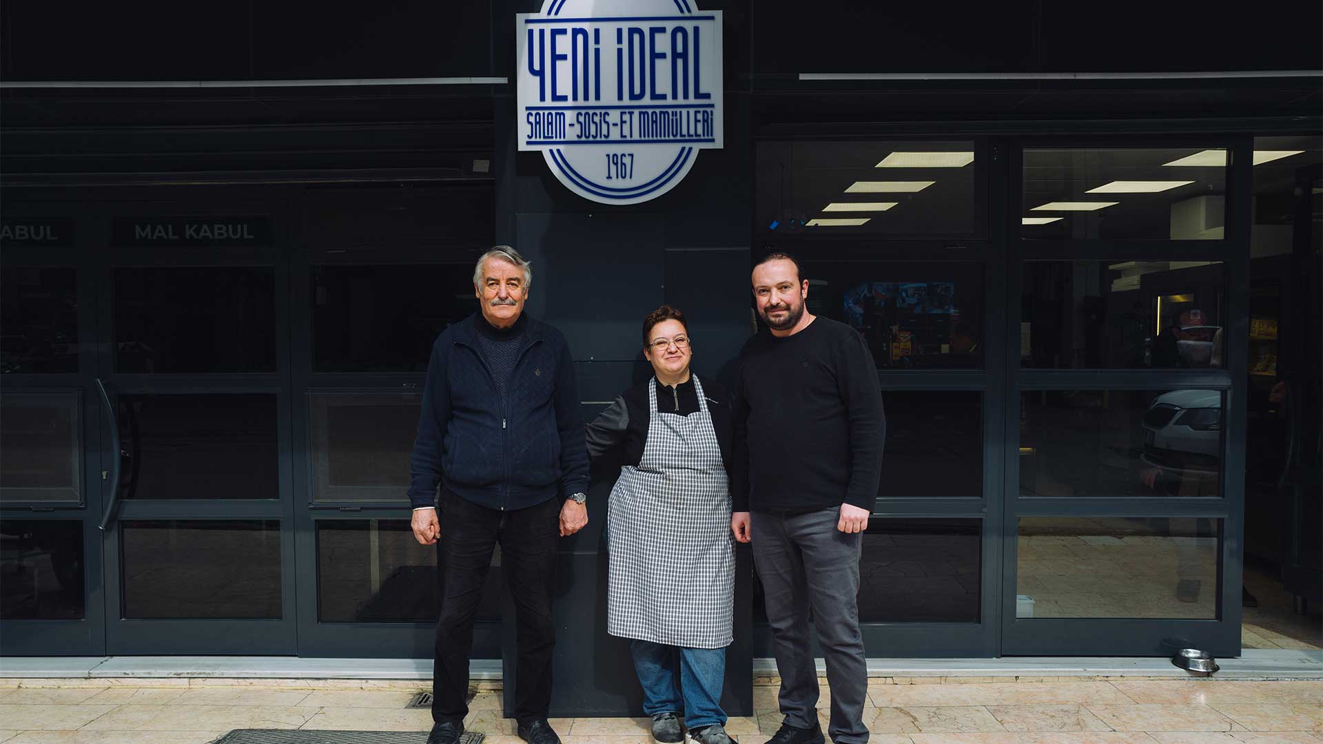 Κοζμάογλου - Yeni Ideal: Ένα ρωμαίικο κατάστημα αλλαντικών
