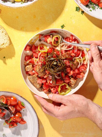 Ντοματοσαλάτα-πλήρες γεύμα, με παξιμάδι και κρίταμο