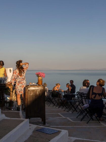 Μπαλκόνι στο Αιγαίο: 8 μπαρ στα νησιά με απαράμιλλη θέα