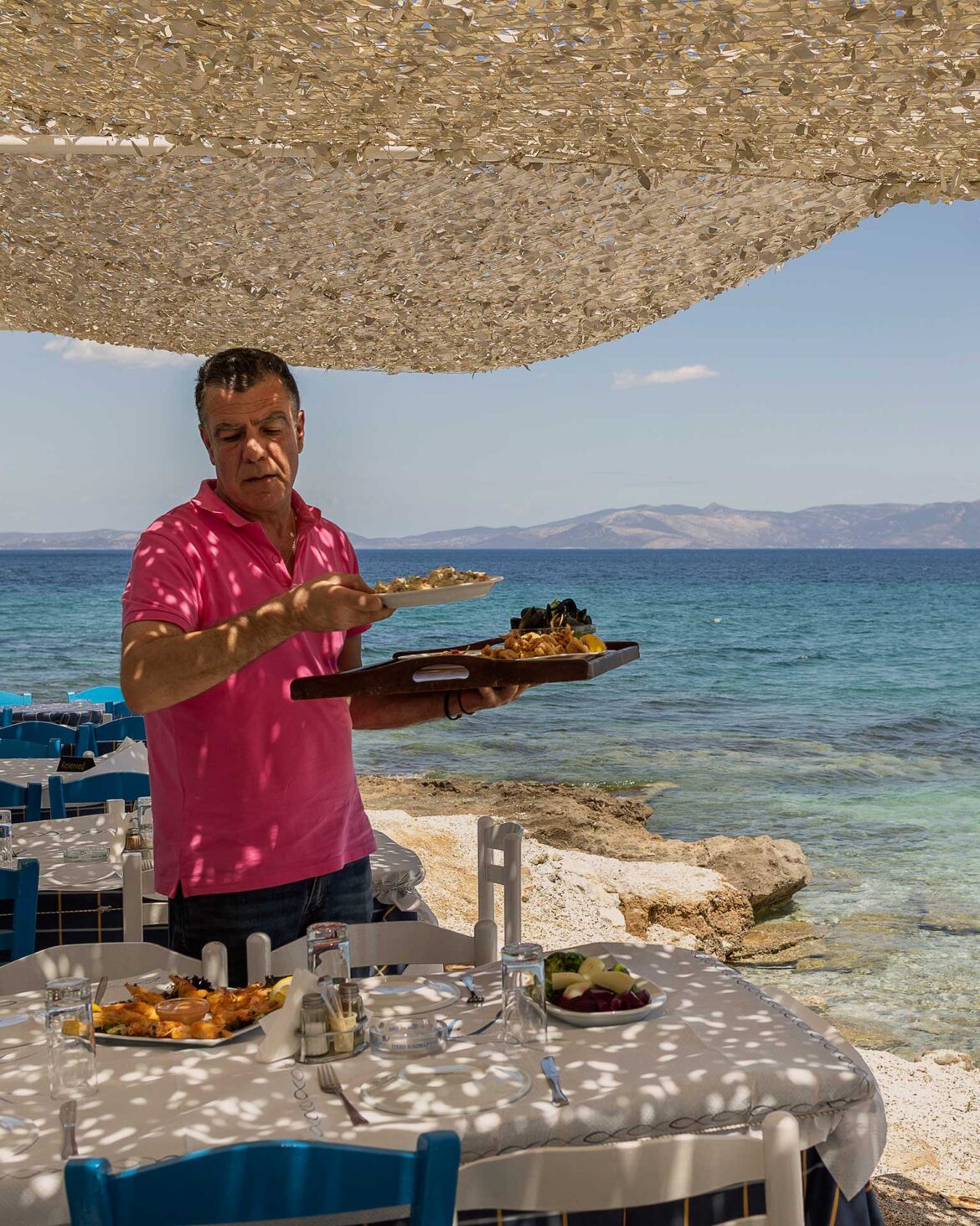 Από τα νησιά στην πόλη: 13 ψαροταβέρνες με θέα θάλασσα για ομαλή μετάβαση στην Αθήνα